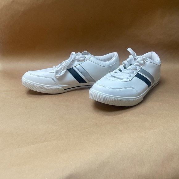 White runner - Picture 1 of 1
